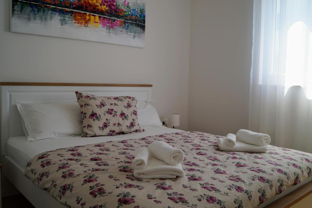 Apartment Ivona With Beautiful Seaview Makarska Ngoại thất bức ảnh