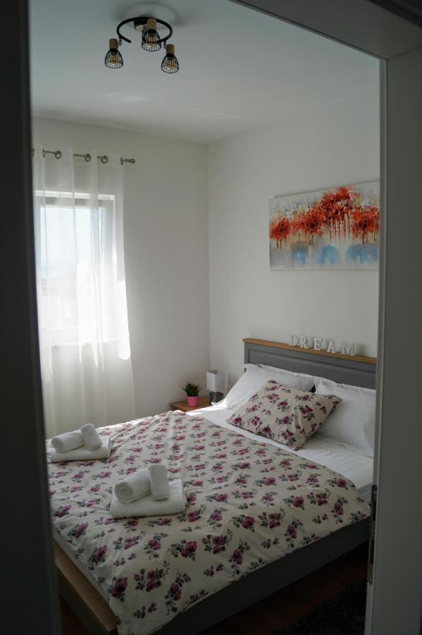 Apartment Ivona With Beautiful Seaview Makarska Ngoại thất bức ảnh
